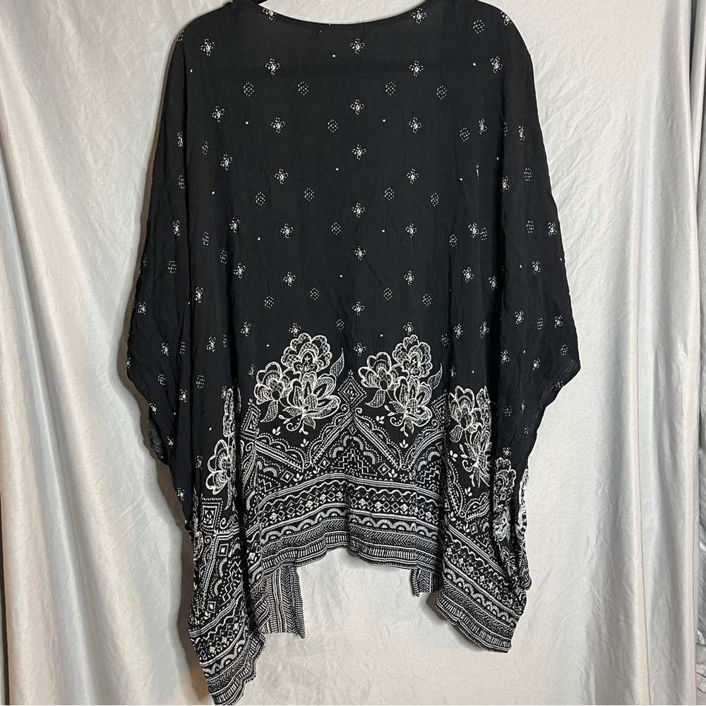 Black and White Cardigan - Picture 4 of 8